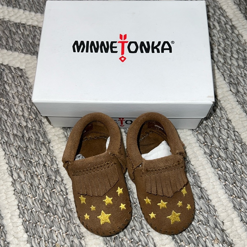 Authentic New in Box, Minnetonka Infant’s Star Riley Bootie Dusty Brown